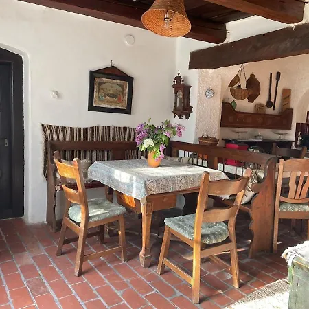 Tulipanos Lada Vendeghaz Dom wakacyjny Pula