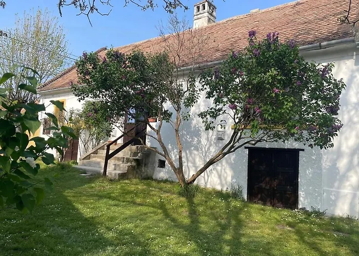 Tulipanos Lada Vendeghaz Dom wakacyjny